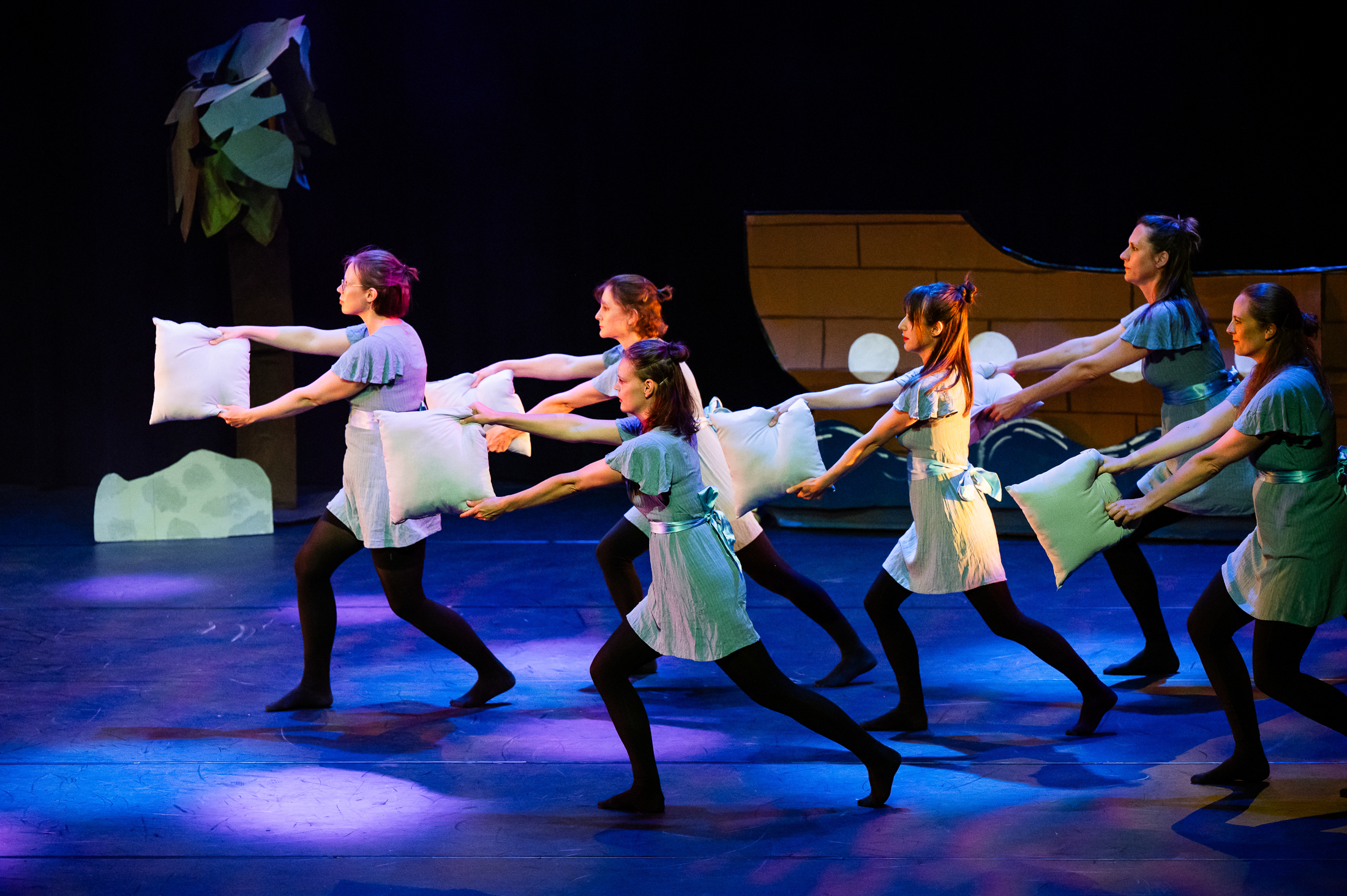 21-06-show1-1300-673.jpg