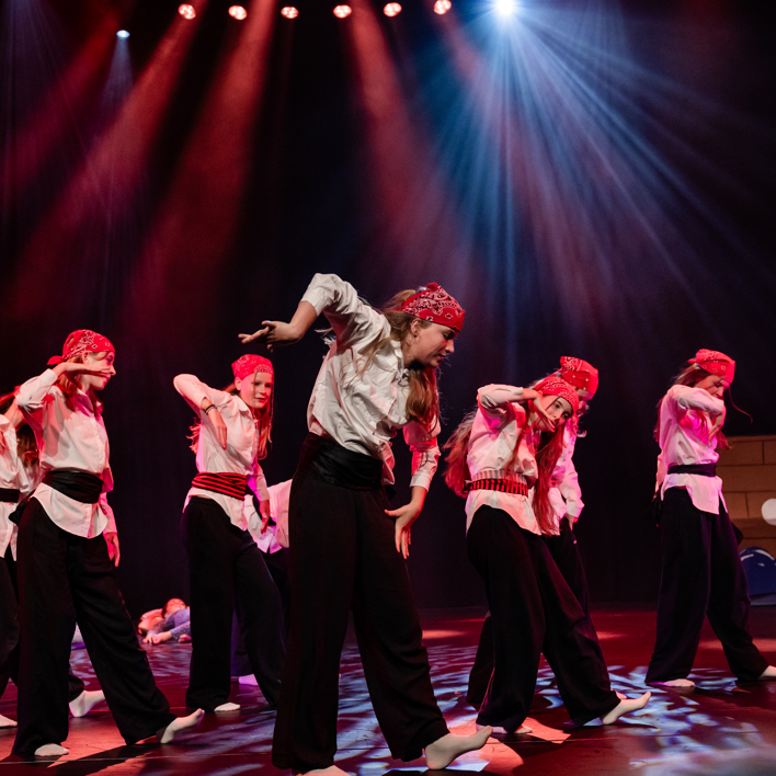 22-06-show2-1600-441.jpg