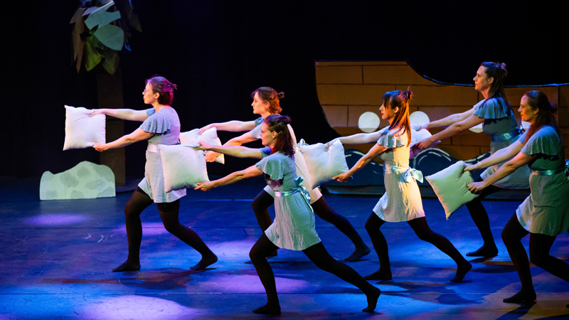 21-06-show1-1300-673.jpg