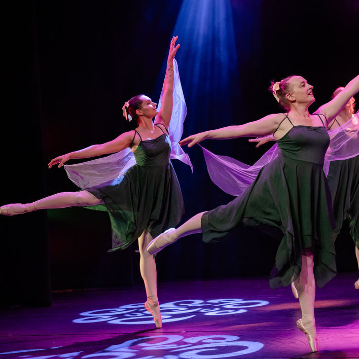 22-06-show2-1600-504.jpg